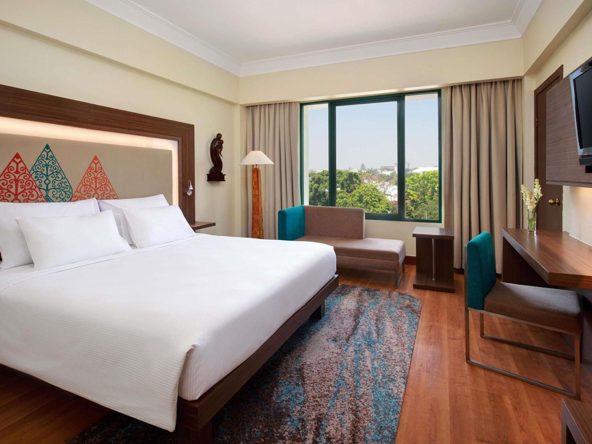Novotel Solo Ngoại thất bức ảnh