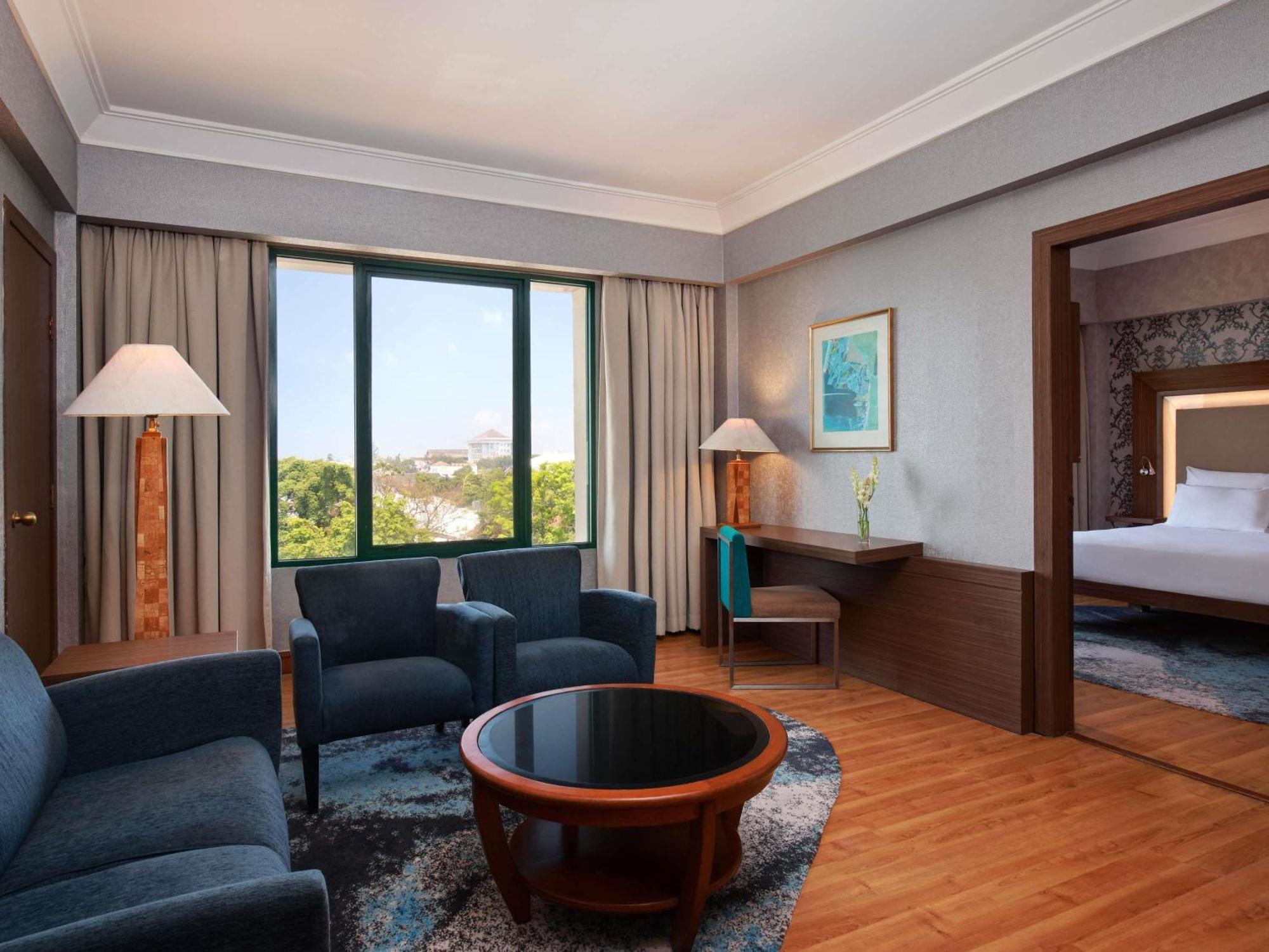 Novotel Solo Ngoại thất bức ảnh